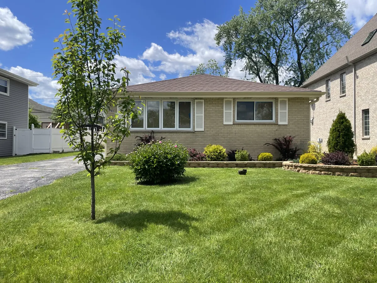764 N Kenilworth Ave, Elmhurst, IL 60126-1745
