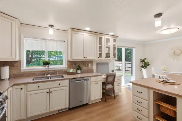 43615 Southeast 136th Street, North Bend, WA 98045