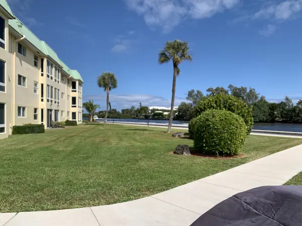3 Colonial Club Dr #100, Boynton Beach, FL 33435-8309