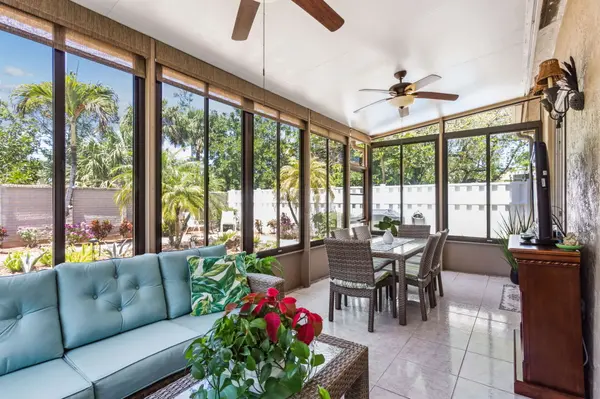 3743 Spring Crest Ct, Lake Worth Beach, FL 33467-2458