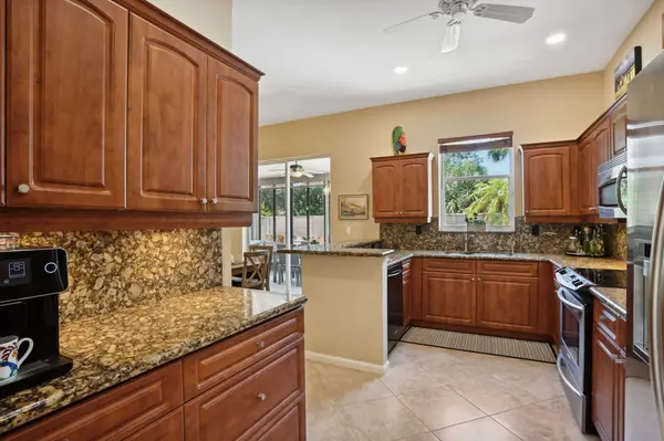 3743 Spring Crest Ct, Lake Worth Beach, FL 33467-2458