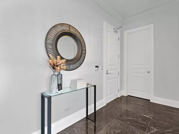 Toronto, ON M5V 0A1,183 Wellington St W