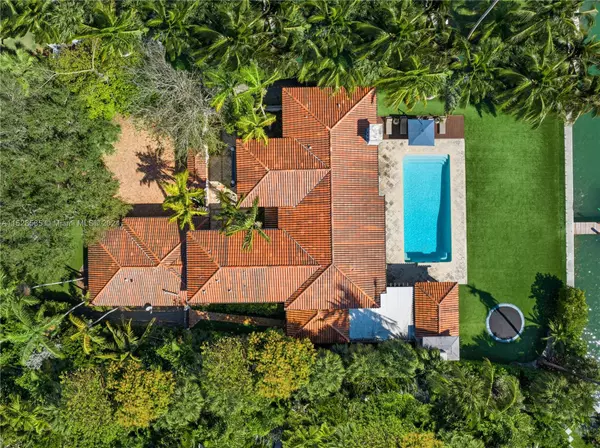 Miami, FL 33137-3374,586 Sabal Palm Rd