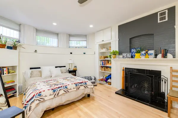 257 Marlborough St #1, Boston, MA 02116-1744