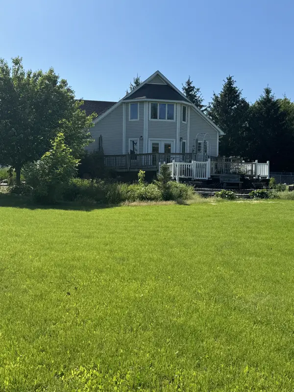 33877 310th St, Cedar Falls, IA 50613-9593