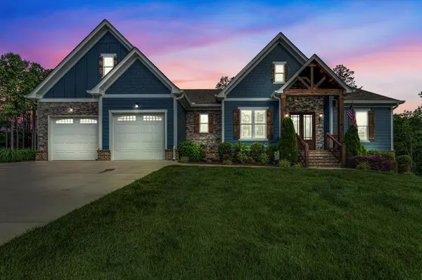 826 Equestrian Dr, Soddy-daisy, TN 37379-1704