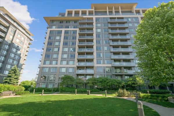 273 S Park Rd #101, Markham, ON L3T 0B5