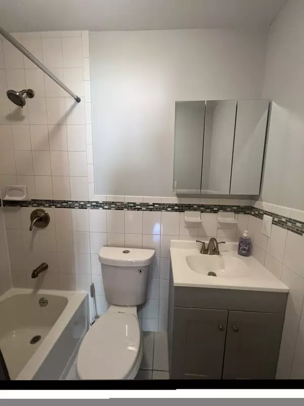 Far Rockaway, NY 11693,2-14 Beach 91st St #3