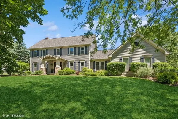 662 Bent Ridge Ln, Barrington, IL 60010-6605