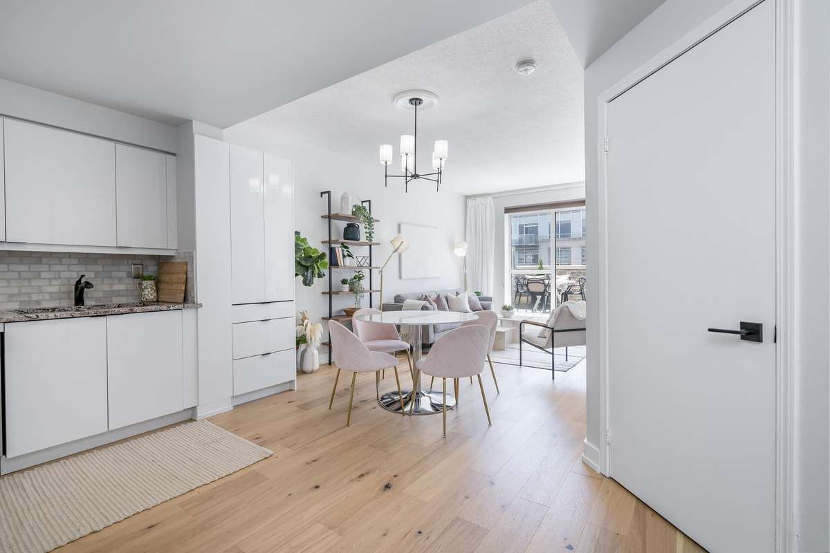 1000 King St W, Toronto, ON M6K 3N1