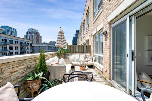 1000 King St W, Toronto, ON M6K 3N1