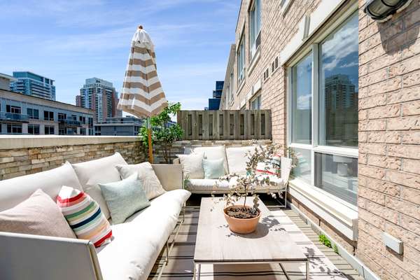 1000 King St W, Toronto, ON M6K 3N1