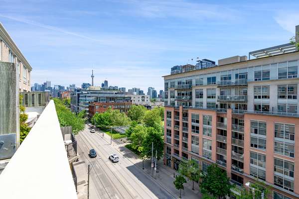 1000 King St W, Toronto, ON M6K 3N1