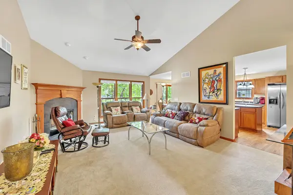 8910 Red Hawk Cir, Racine, WI 53406-3032