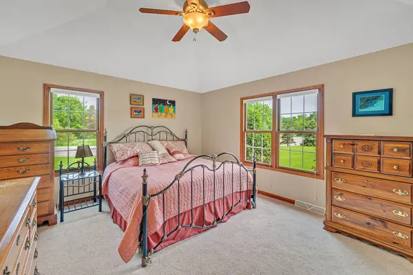 8910 Red Hawk Cir, Racine, WI 53406-3032
