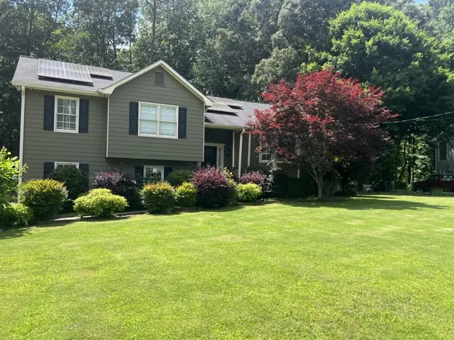615 Maplelake Dr, Acworth, GA 30101-4768