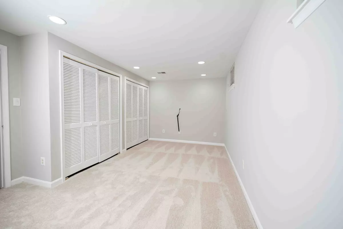 Woodbridge, VA 22191-5137,2705 Brier Pond Cir