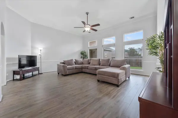 23010 Eastgate Village Dr, Spring, TX 77373-8131