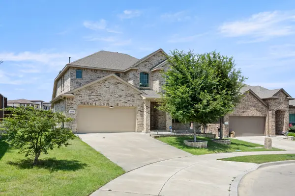 3909 Crater Cir, Fort Worth, TX 76137-2055