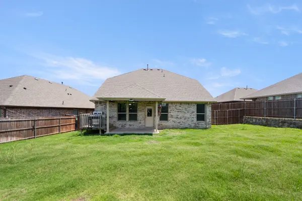 3909 Crater Cir, Fort Worth, TX 76137-2055