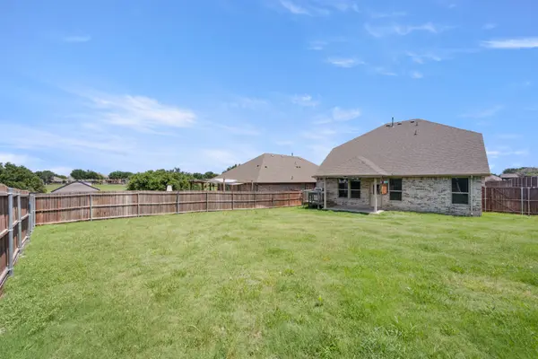 3909 Crater Cir, Fort Worth, TX 76137-2055