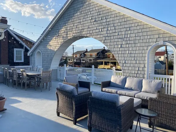 41 Osborne Ave, Bay Head, NJ 08742-4622