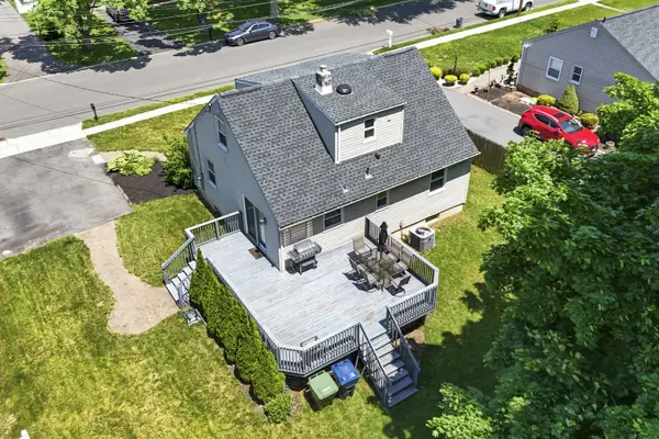 217 Sunset Ave, Hightstown, NJ 08520-3503