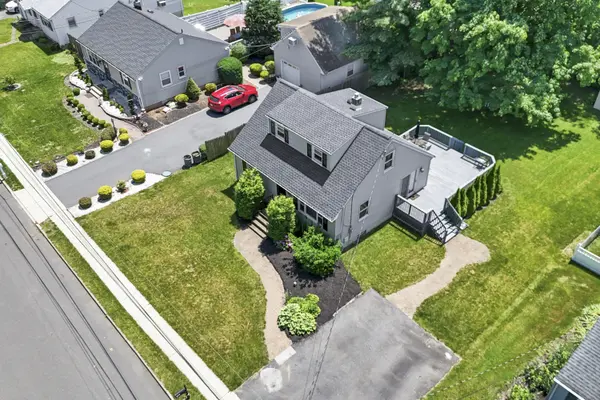 217 Sunset Ave, Hightstown, NJ 08520-3503