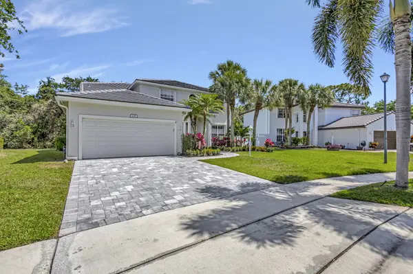 120 Jones Creek Dr, Jupiter, FL 33458-7700