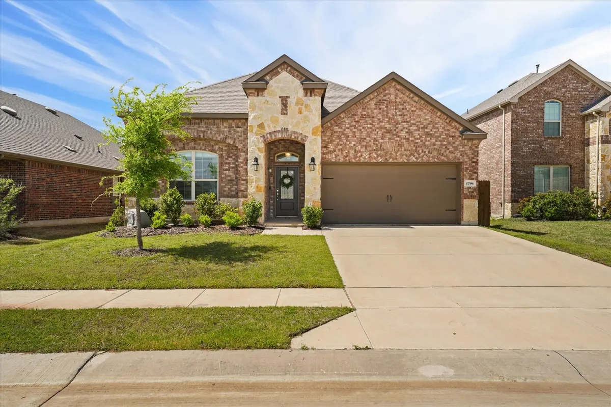 2701 Ainsworth Rd, Aubrey, TX 76227-2149