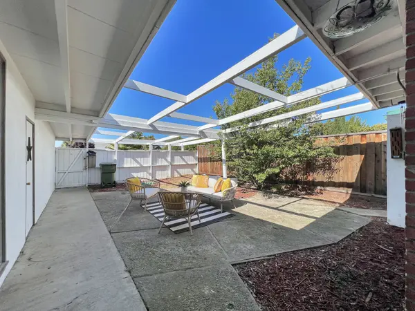 3074 McKinley Dr, Santa Clara, CA 95051-6813