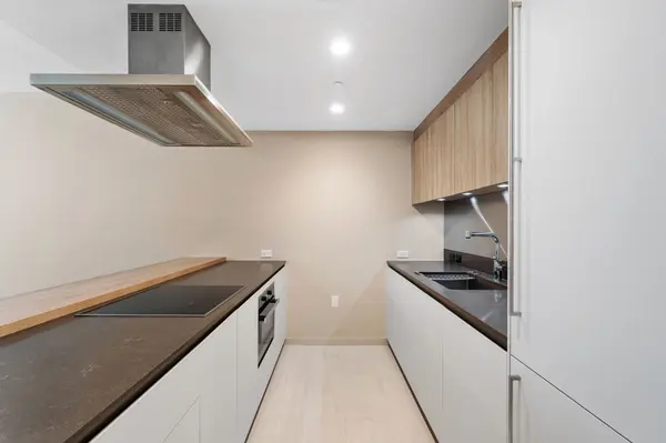 1000 Brickell Plz #4103, Miami, FL 33131-3833