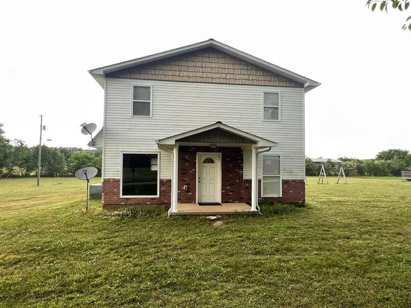 79 Clayton Dr, Lobelville, TN 37097-3436