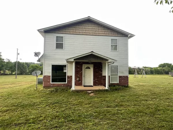 79 Clayton Dr, Lobelville, TN 37097-3436