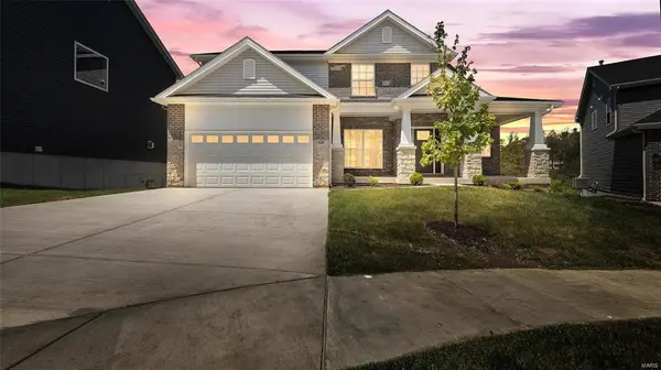 Weymouth Way, Ballwin, MO 63021