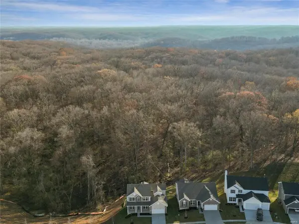 Weymouth Way, Ballwin, MO 63021
