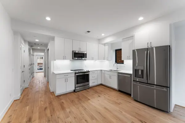 2217 40th Pl NW #102, Washington, DC 20007-1686