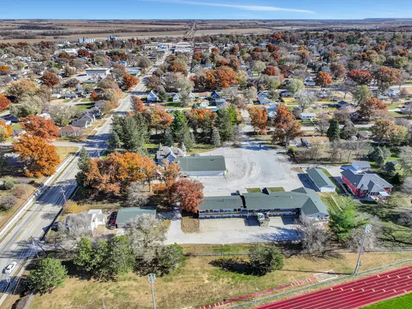 1617 Central Ave, Auburn, NE 68305-1703
