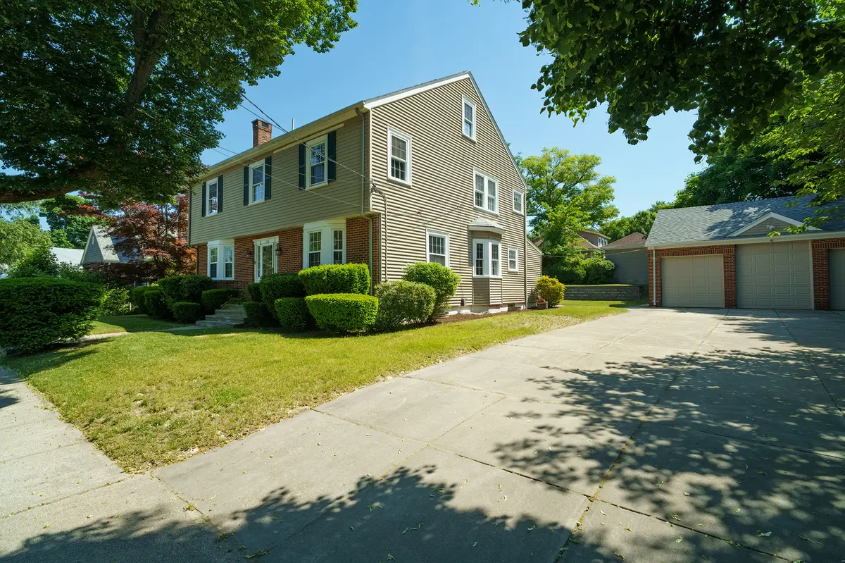 133 Rankin Ave, Providence, RI 02908-4215