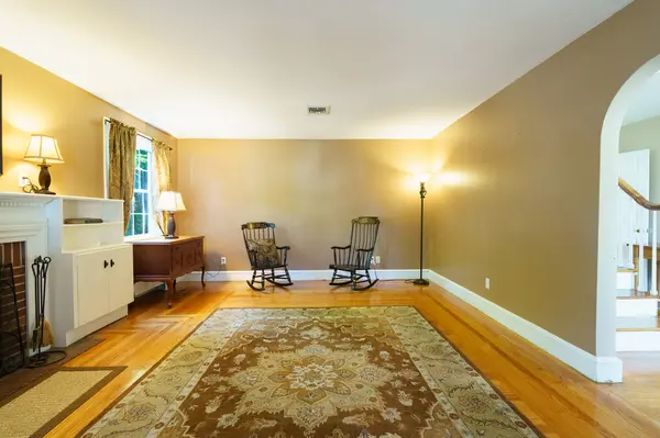 133 Rankin Ave, Providence, RI 02908-4215
