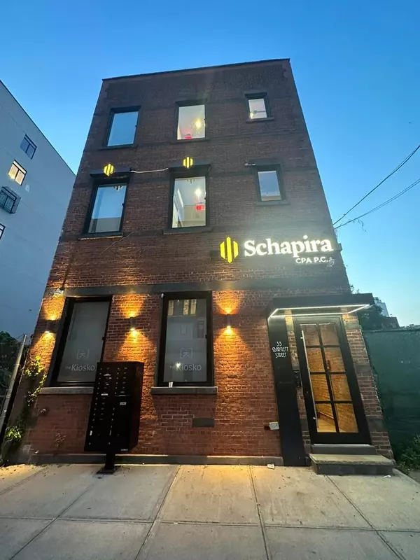 Brooklyn, NY 11206-5058,33 Bartlett St #LEASE or SALE !