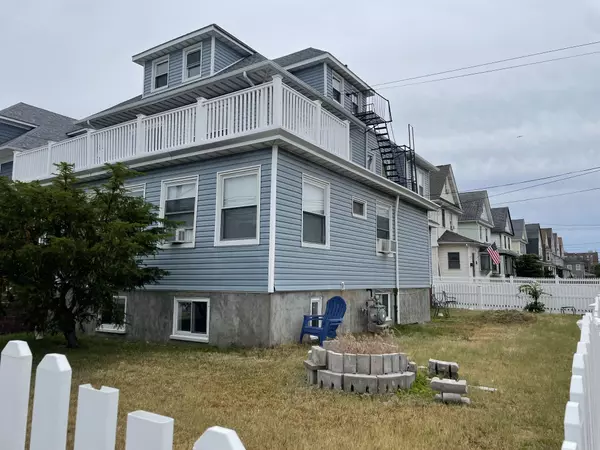 Rockaway Park, NY 11694,Newport Ave #1