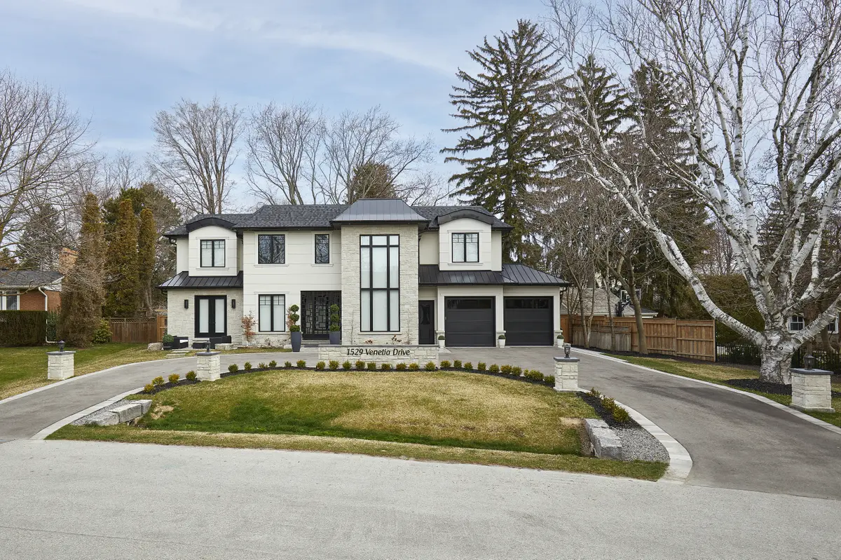 1529 Venetia Dr, Oakville, ON L6L 1K8
