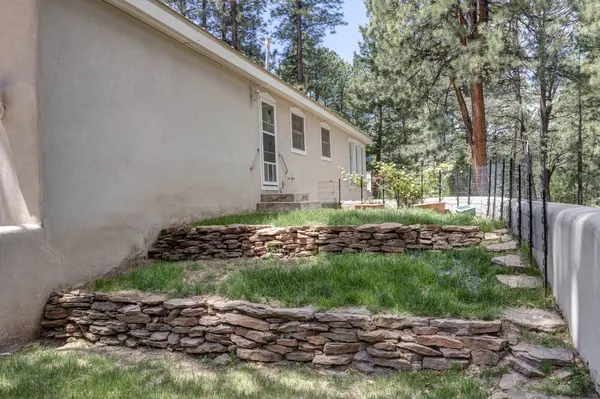 8 Camino Norte, Rociada, NM 87742-1020