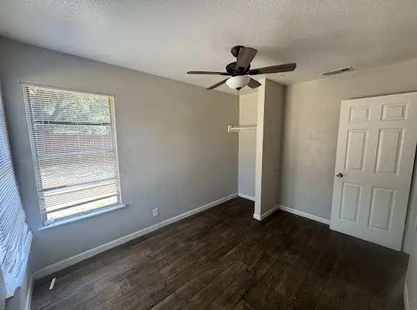 326 Bickley Blvd, San Antonio, TX 78221-4008