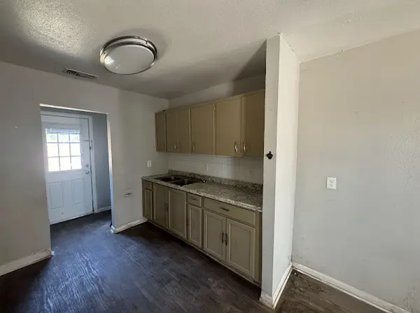 326 Bickley Blvd, San Antonio, TX 78221-4008