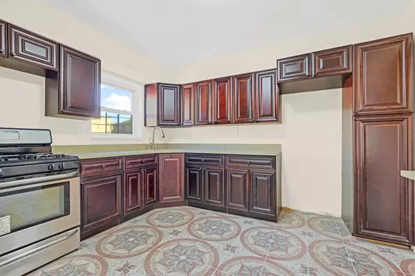 Brooklyn, NY 11236-3509,753 E 82nd St #2