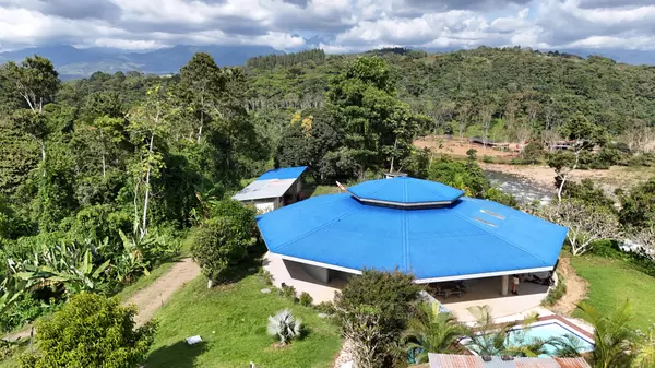 Santa Luisa, Rica,Finca Rio General