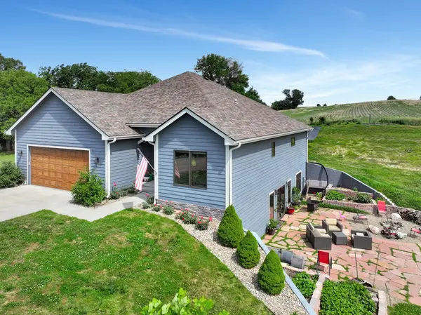 10424 Prairieridge Dr, Louisville, NE 68037-3547