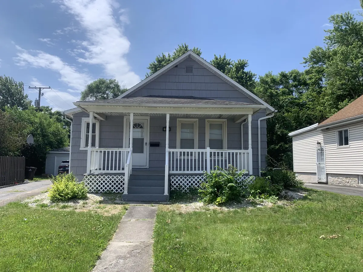 14 W Main St, Glenwood, IL 60425-1679